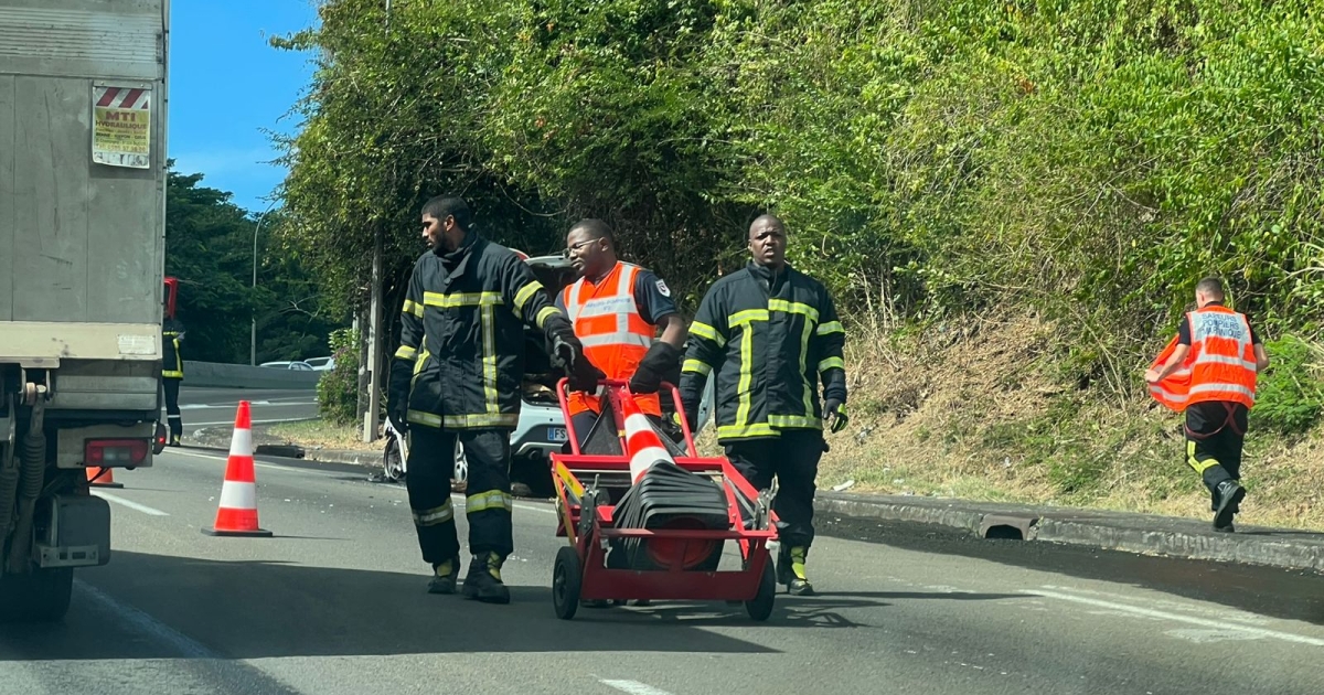     Accidents et voiture en feu à Fort-de-France : les pompiers très sollicités ce samedi

