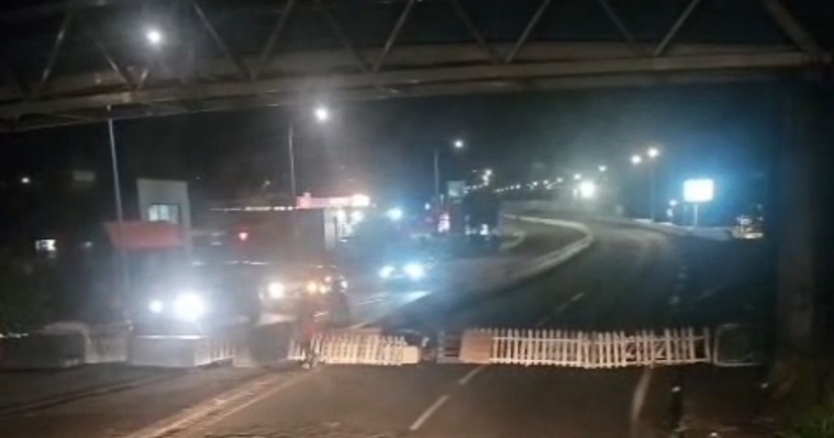     Sargasses au Robert : les riverains bloquent la commune, ils expriment un « ras-le-bol » 

