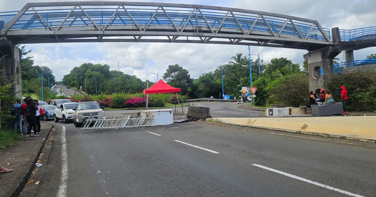     Au Robert, les barrages du collectif anti-sargasses sont de retour sur les routes

