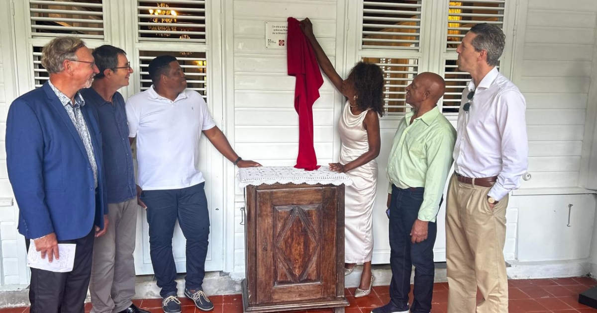     La Maison Rimbaud reçoit la plaque « Fondation du patrimoine & Mission Bern »

