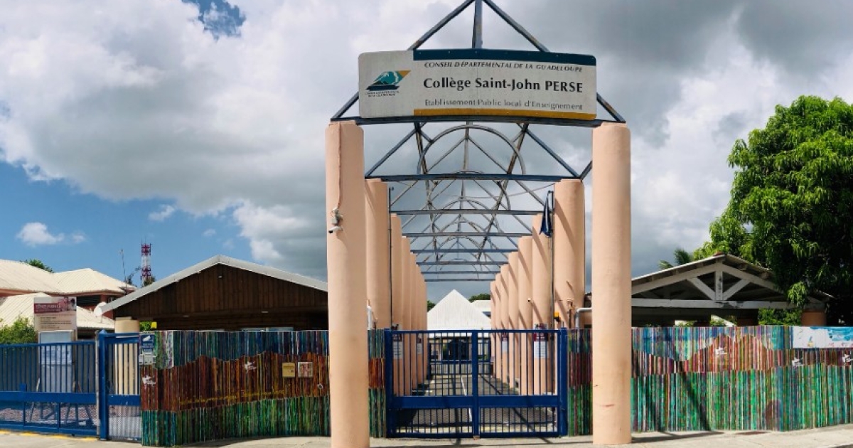     Un élève blesse un assistant d'éducation à coups de ciseaux au collège Saint-John Perse à Grand Camp

