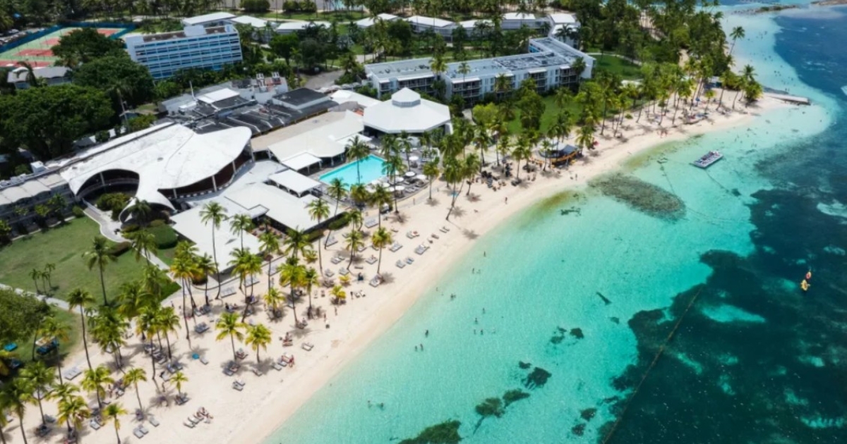     Trois jeunes interpellés après des faits de violences sur la plage de la Caravelle en Guadeloupe

