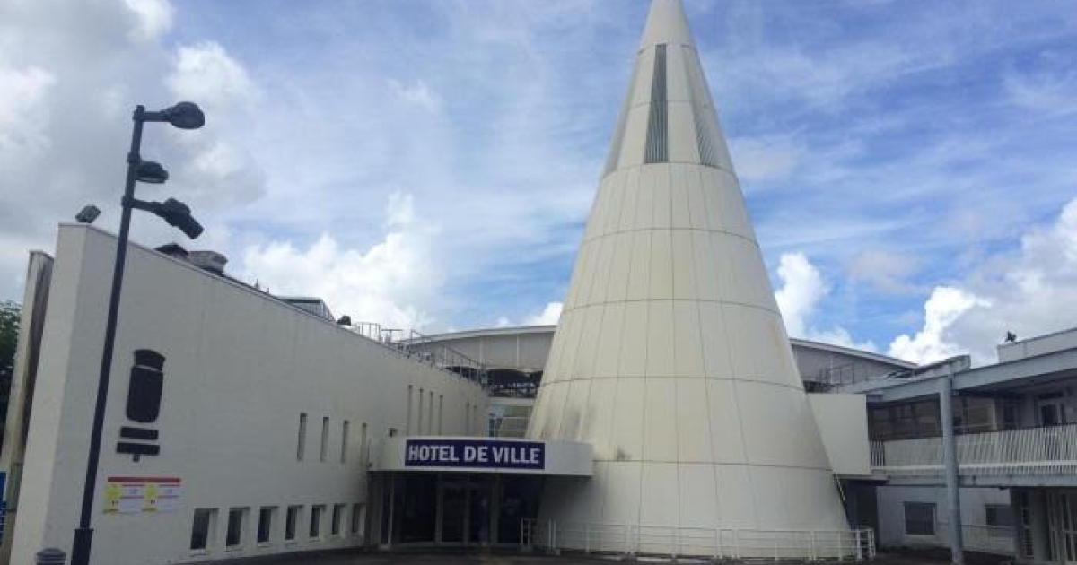     Elections : le bus des municipales s'arrête au Lamentin

