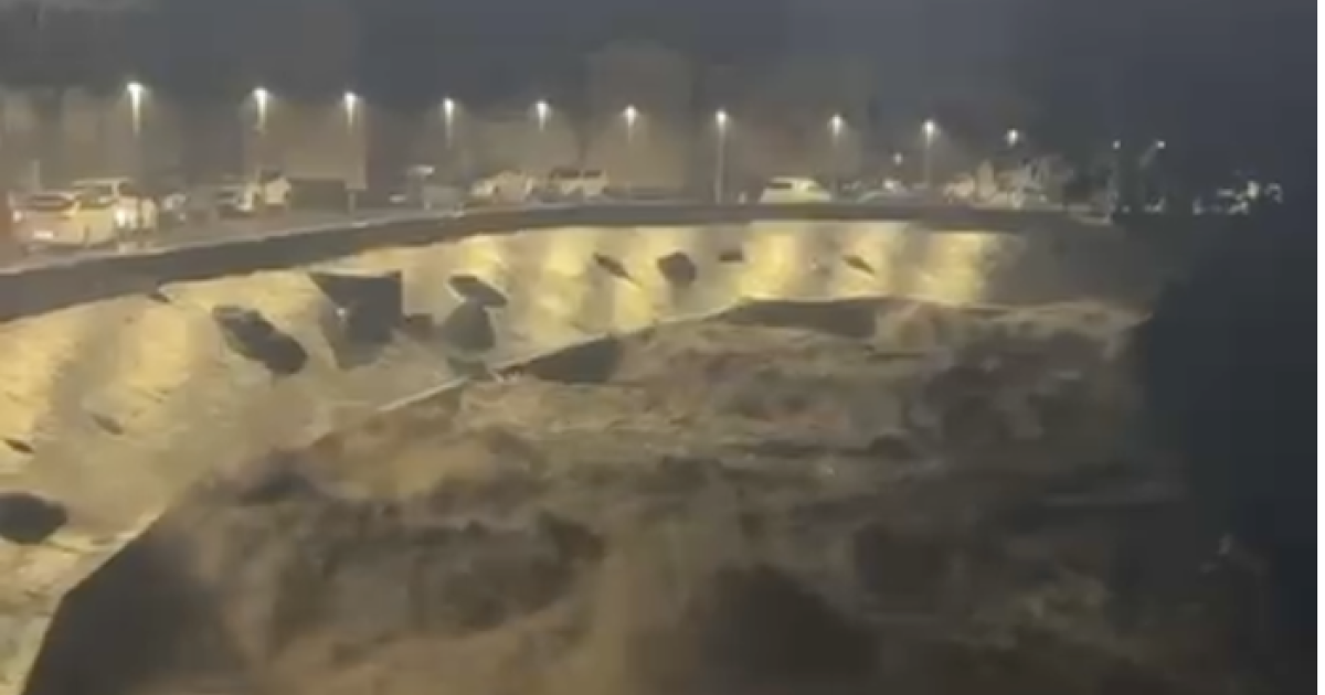     [VIDEO] Vigilance orange pour fortes pluies : l'eau monte à Grand’Rivière et au Lorrain

