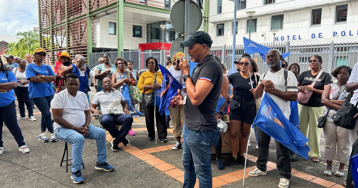     Manque d’effectifs, violences, saturation : les policiers manifestent à Fort-de-France

