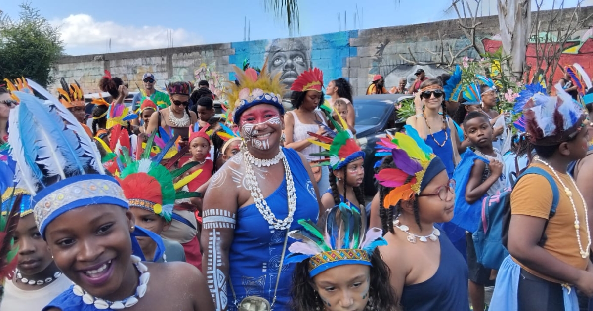    Les écoliers de Schoelcher défilent à Anse Madame 

