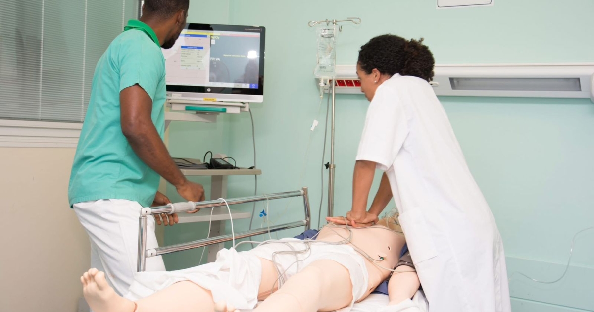     Le centre de simulation CESISMA décroche la plus haute distinction de santé au CHU de Martinique

