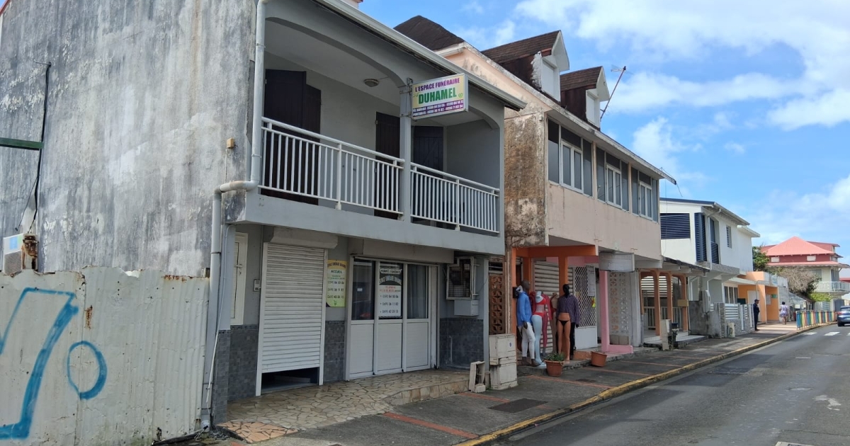     Corps évacués des pompes funèbres au Gosier : la réaction du gérant de l'établissement sur l'affaire


