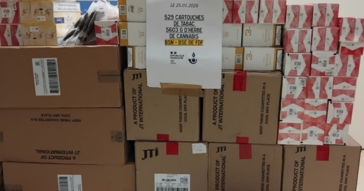     500 cartouches de cigarettes et 5 kilos cannabis dans un bateau parti de Sainte-Lucie à destination de la Martinique

