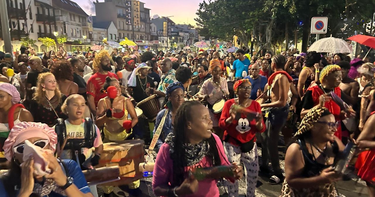     Carnaval 2026 : le traditionnel « Jou Ouvè » de Tanbou bo Kannal fait le plein

