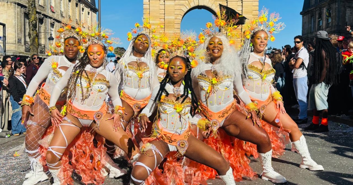     Les Antilles brillent au Carnaval des deux-rives à Bordeaux


