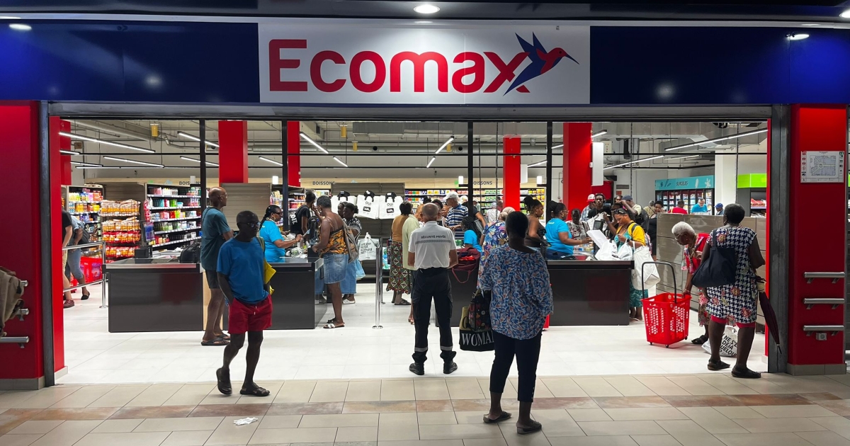    Le groupe Sainte-Claire ouvre un 11ème Ecomax en Martinique au centre commercial Perrinon

