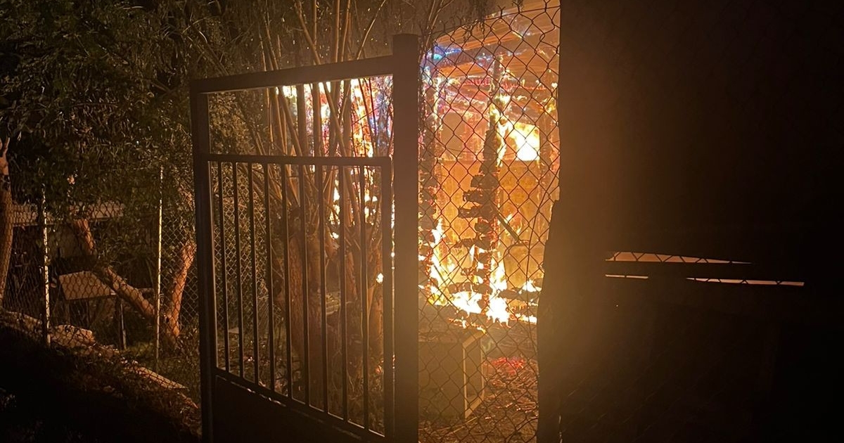     Deux commerces touchés par un incendie aux Trois-Îlets

