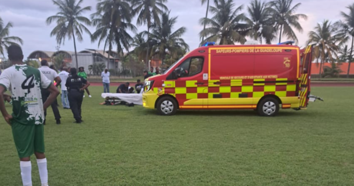     Un jeune joueur fait un malaise cardiaque en plein match de football

