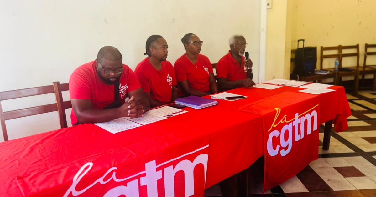     Conflit à Transaglo : le statu quo perdure et paralyse toujours le transport du Centre de la Martinique

