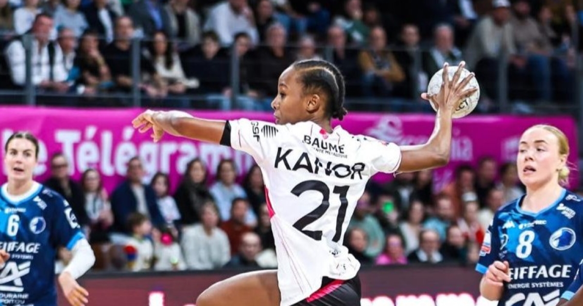     « J'ai eu l'envie de montrer un aspect différent » : le nouveau défi de Laura Kanor, handballeuse et arbitre

