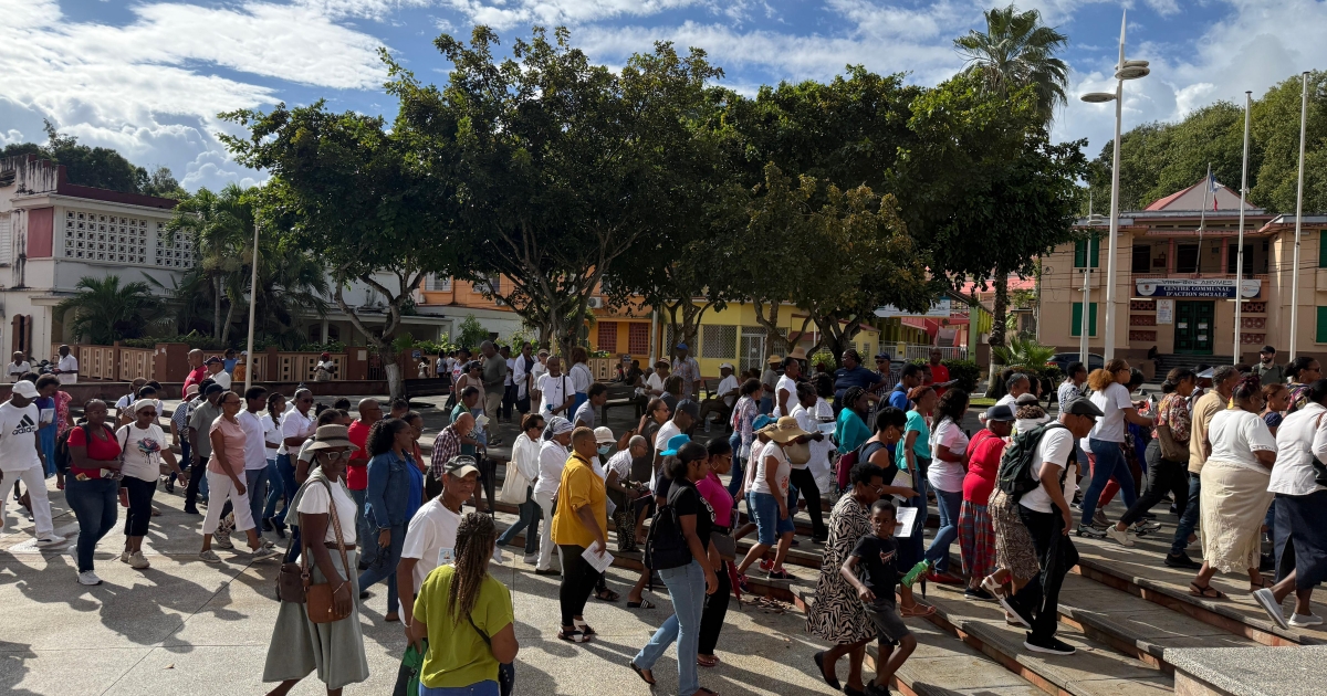     Une ferveur intacte pour le Chemin de Croix du Vendredi saint aux Abymes

