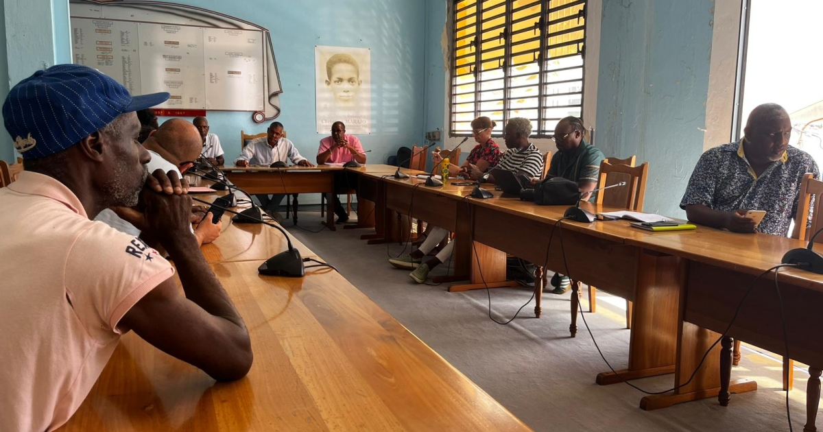     Le Robert : réunion entre Félix Mérine et le collectif anti-sargasses pour éviter de nouveaux blocages

