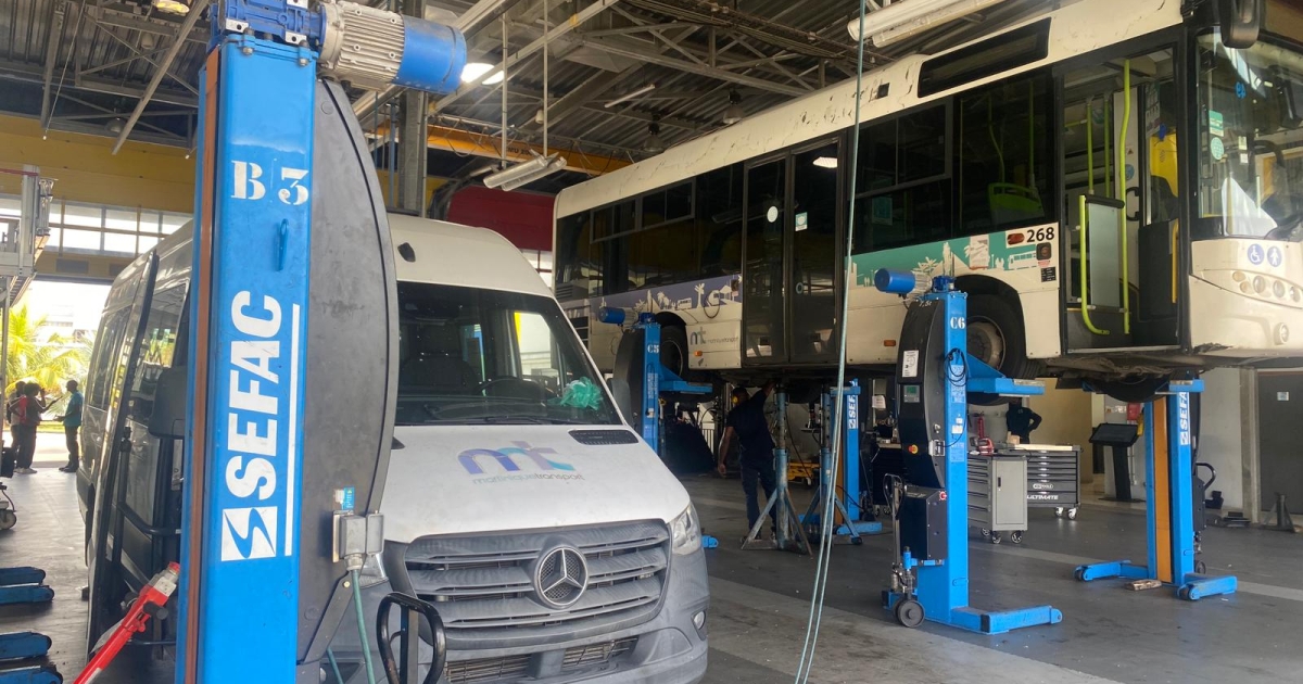     Transport : à peine sortis, les bus et les BHNS rentrent aux dépôts après un caillassage

