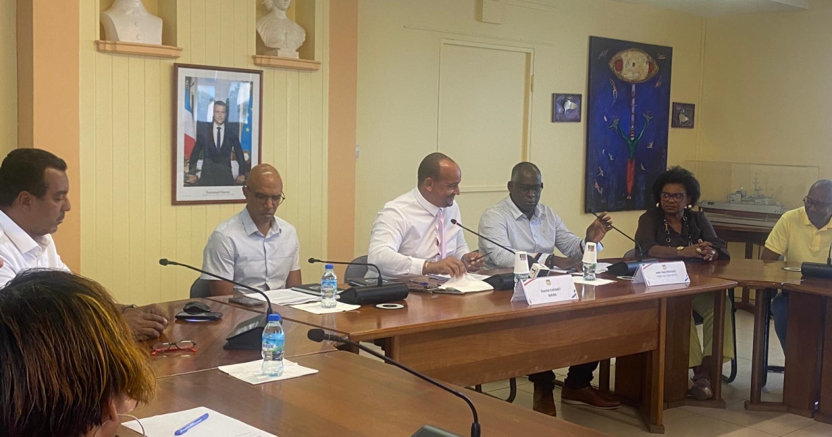     Les maires de Schœlcher et Case-Pilote exigent une desserte des navettes maritimes dans le Nord-Caraïbe

