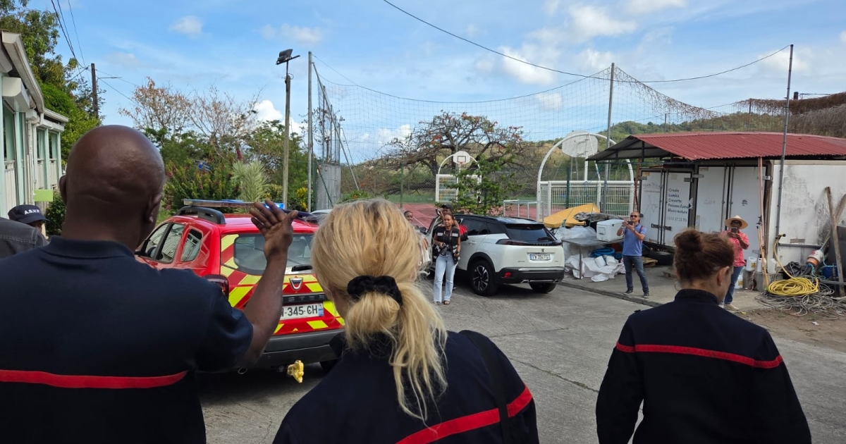     Plus de 80 habitants du Prêcheur évacués pour tester la gestion du risque volcanique en Martinique

