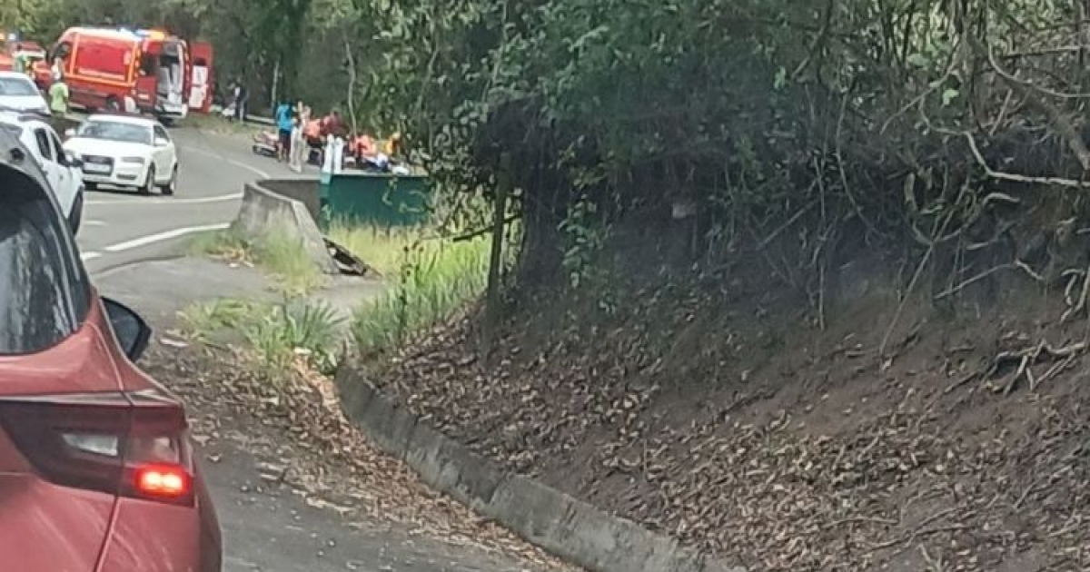     Accident de moto au Diamant : deux blessés en urgence absolue

