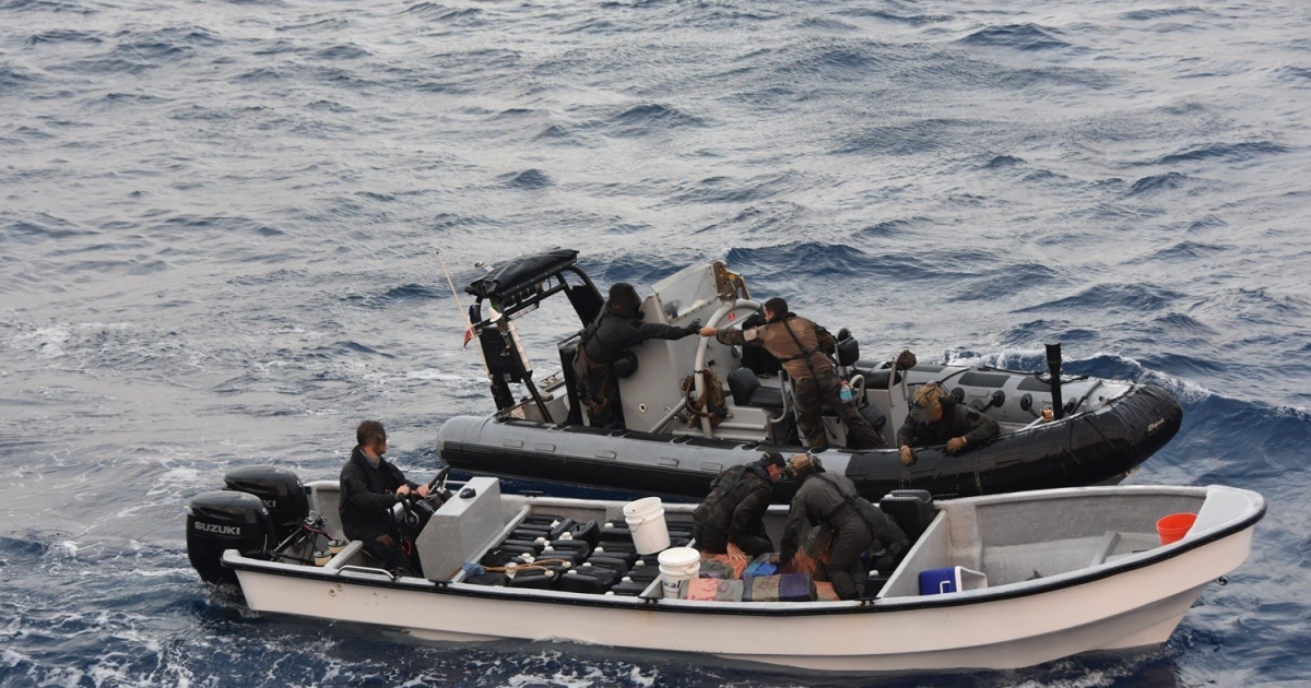     Lutte contre le narcotrafic : 737 kg de cocaïne saisis par la Marine nationale en mer des Caraïbes

