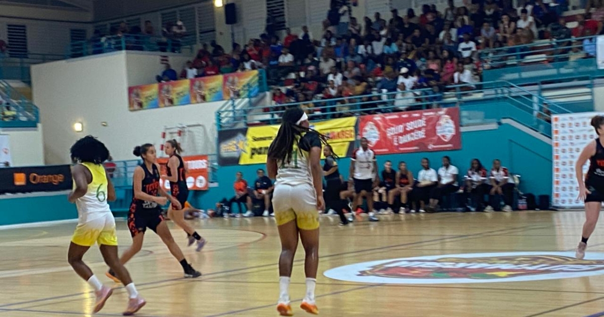     Basket-ball : l’ASC Tours de Guyane et le Golden Star de Martinique, champions du tournoi GuyMarGua

