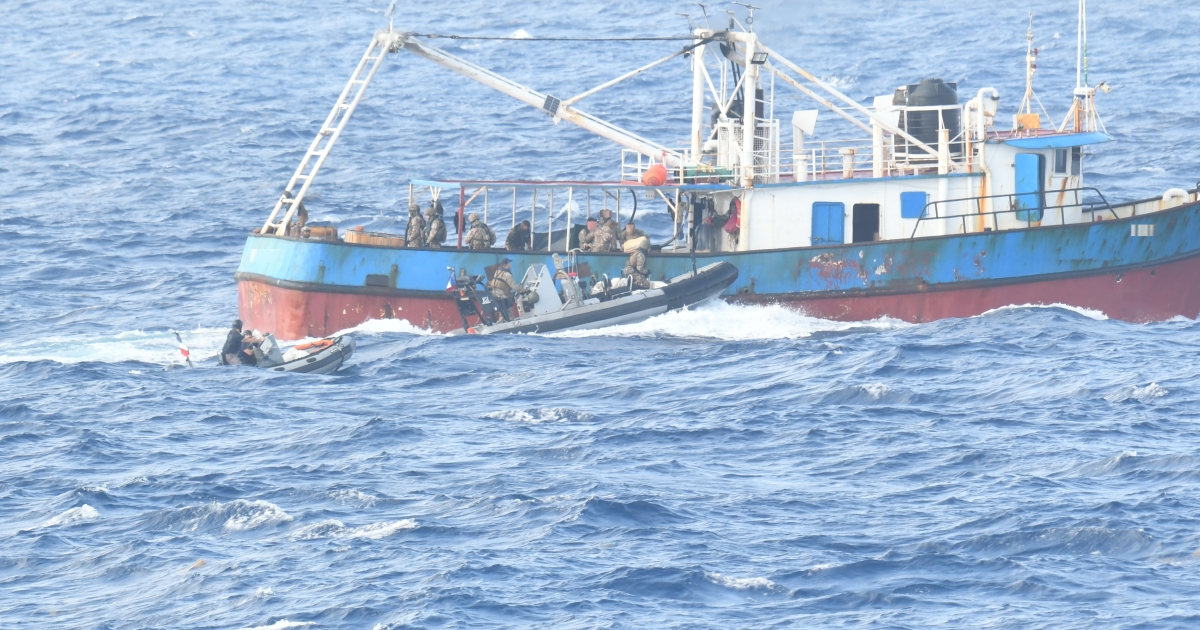     Antilles : plus de trois tonnes de cocaïne saisies par la Marine nationale en Atlantique

