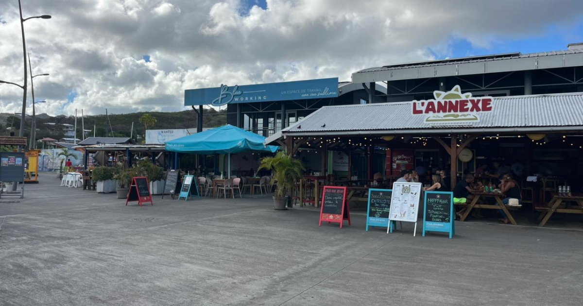     Au Marin, un arrêté interdisant les animations sonores fait débat chez les restaurateurs

