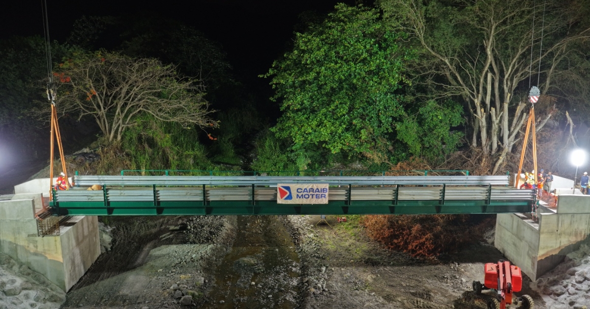     [IMAGES] À Saint-Pierre, le nouveau viaduc de la Rivière des Pères est ouvert à la circulation

