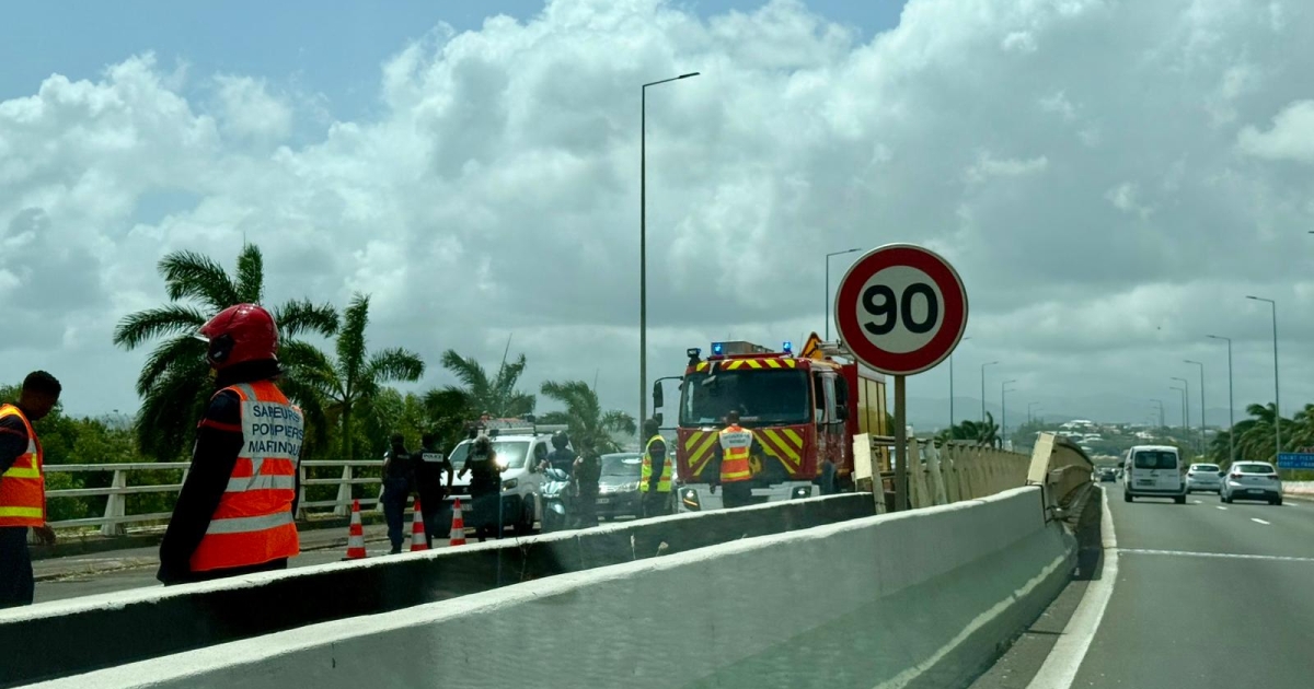     Accident sur l'autoroute : la circulation paralysée entre l’aéroport Aimé-Césaire et la Lézarde vers le Sud

