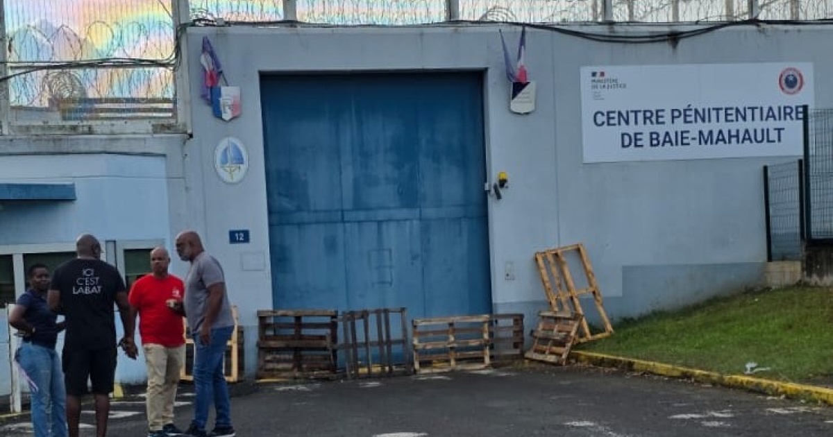     Prison de Baie-Mahault : après une violente bagarre entre détenus, les surveillants pénitentiaires se mobilisent

