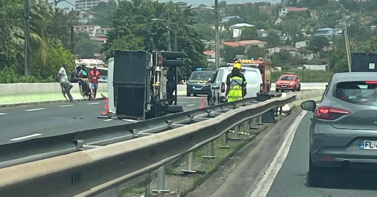     Un accident entre quatre véhicules à Ducos crée de gros ralentissements sur la RN5

