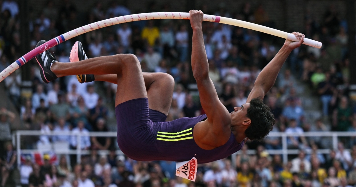     Saut à la perche : le Martiniquais Thierry Baptiste signe un podium historique en Suède

