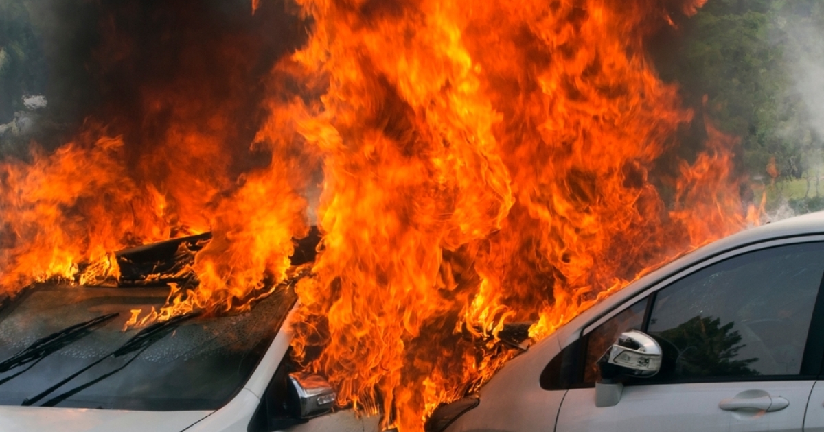     Incendies : cinq véhicules en feu à Rivière-Pilote, des écoliers incommodés au Robert

