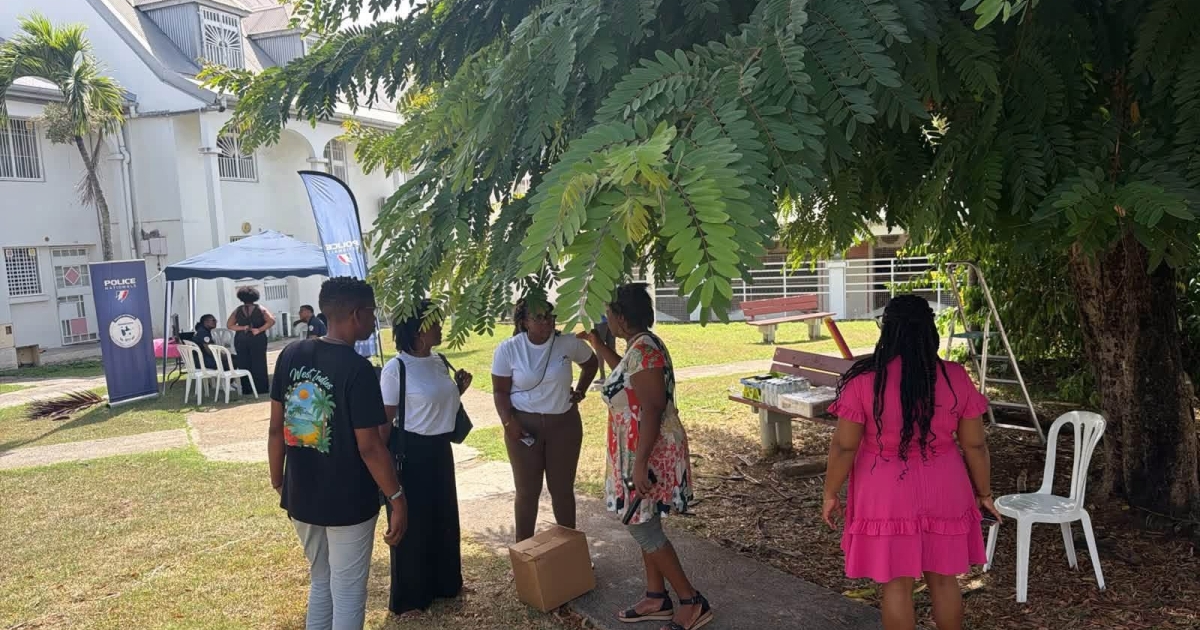     Le Gosier : la « caravane de la parentalité » part à la rencontre des familles

