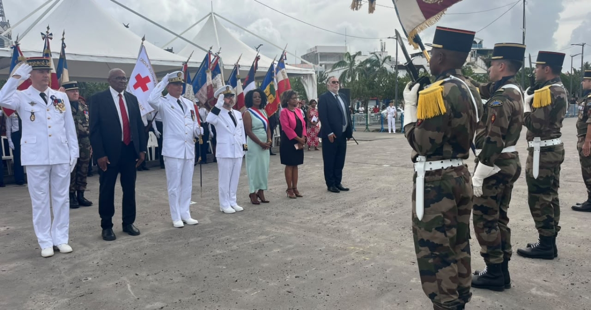     [IMAGES] 14-Juillet : un défilé d'envergure inédite en hommage aux forces de l’ordre à Fort-de-France

