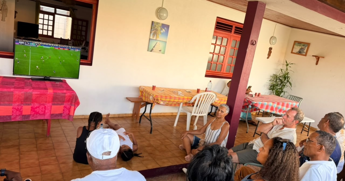     Quand les familles restent soudées face à la défaite des Bleus

