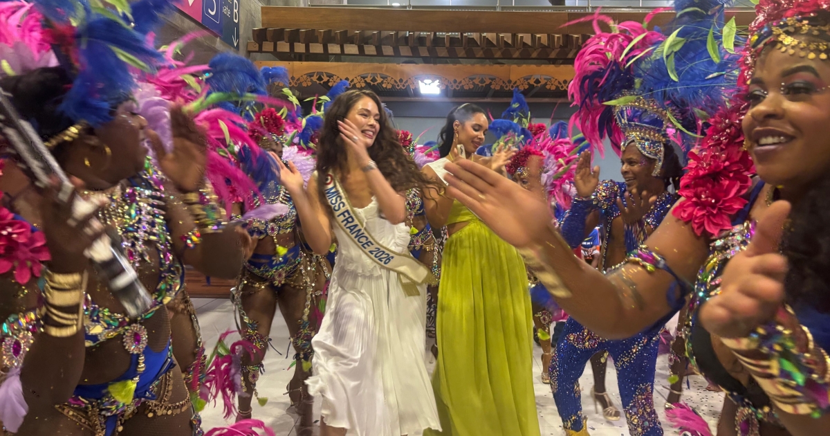     [VIDEO] Miss France Hinaupoko Devèze arrive pour l’élection de Miss Guadeloupe 2026

