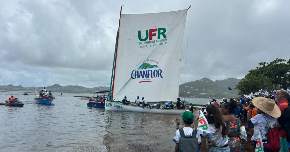 [CLASSEMENT & IMAGES] Tour des yoles 2026 : UFR/Chanflor remporte la 2e étape au Robert, Sara/Autodistribution toujours en rouge