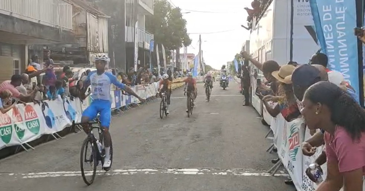     Raphaël Lautone remporte la première étape du tour cycliste de Marie-Galante 2026

