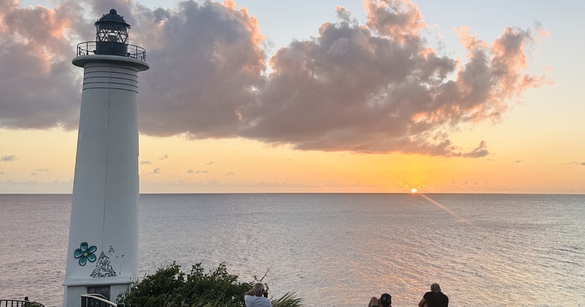     Phare de Vieux-Fort : le panorama gratuit le plus spectaculaire du sud de la Guadeloupe

