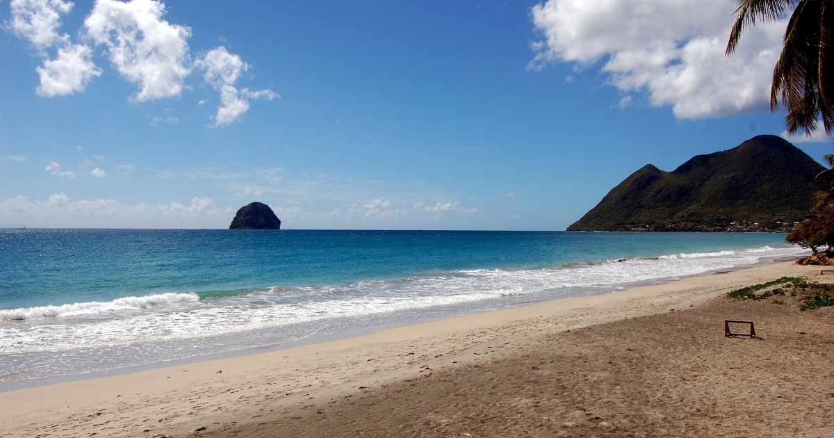     Plage du Diamant : un paysage emblématique de Martinique

