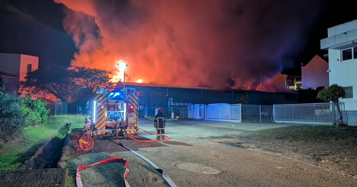     Incendie de l'entrepôt SODICAR : les salariés sous le choc du chômage technique, une enquête ouverte


