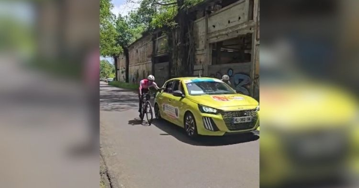     Tour cycliste de Guadeloupe 2026 : deux coureurs mis hors course pour s’être accrochés à un véhicule

